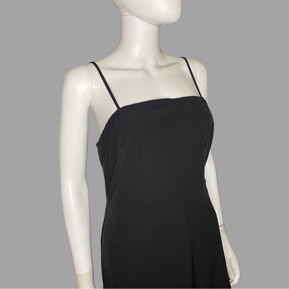 Black Ruched Sleeveless Maxi Dress‎ With Cargo Pockets - Picture 2 of 6